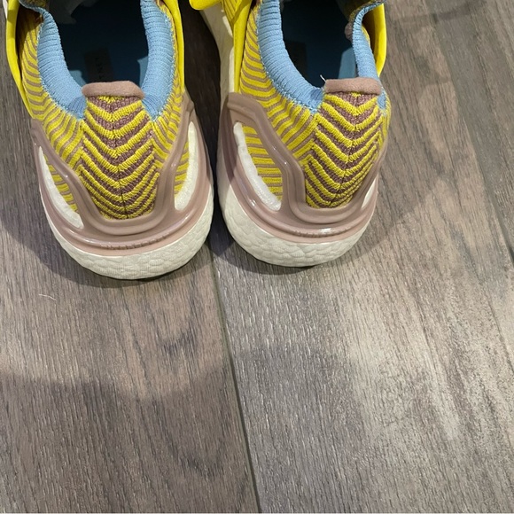 Stella McCartney Adidas Ultra Boost Sneaker - Picture 5 of 12